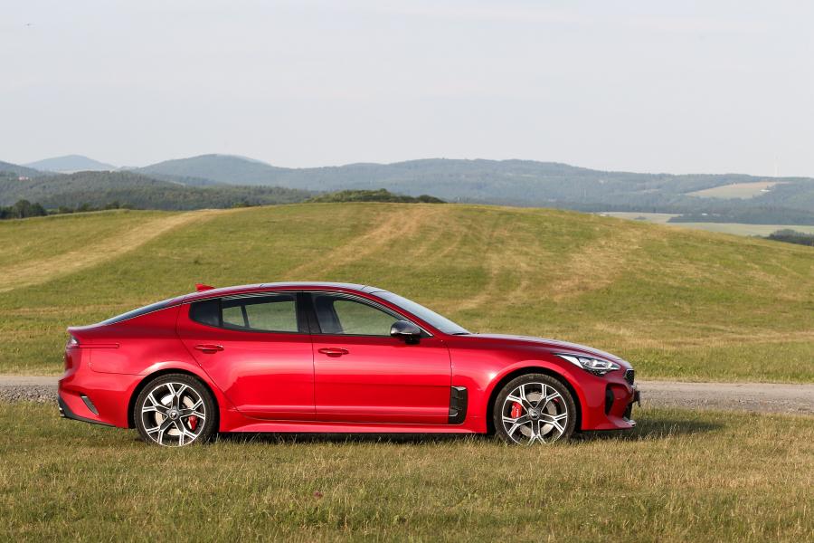  Kia Stinger GT AWD (CK) 2017 года  (WW) (фото 33 из 40)